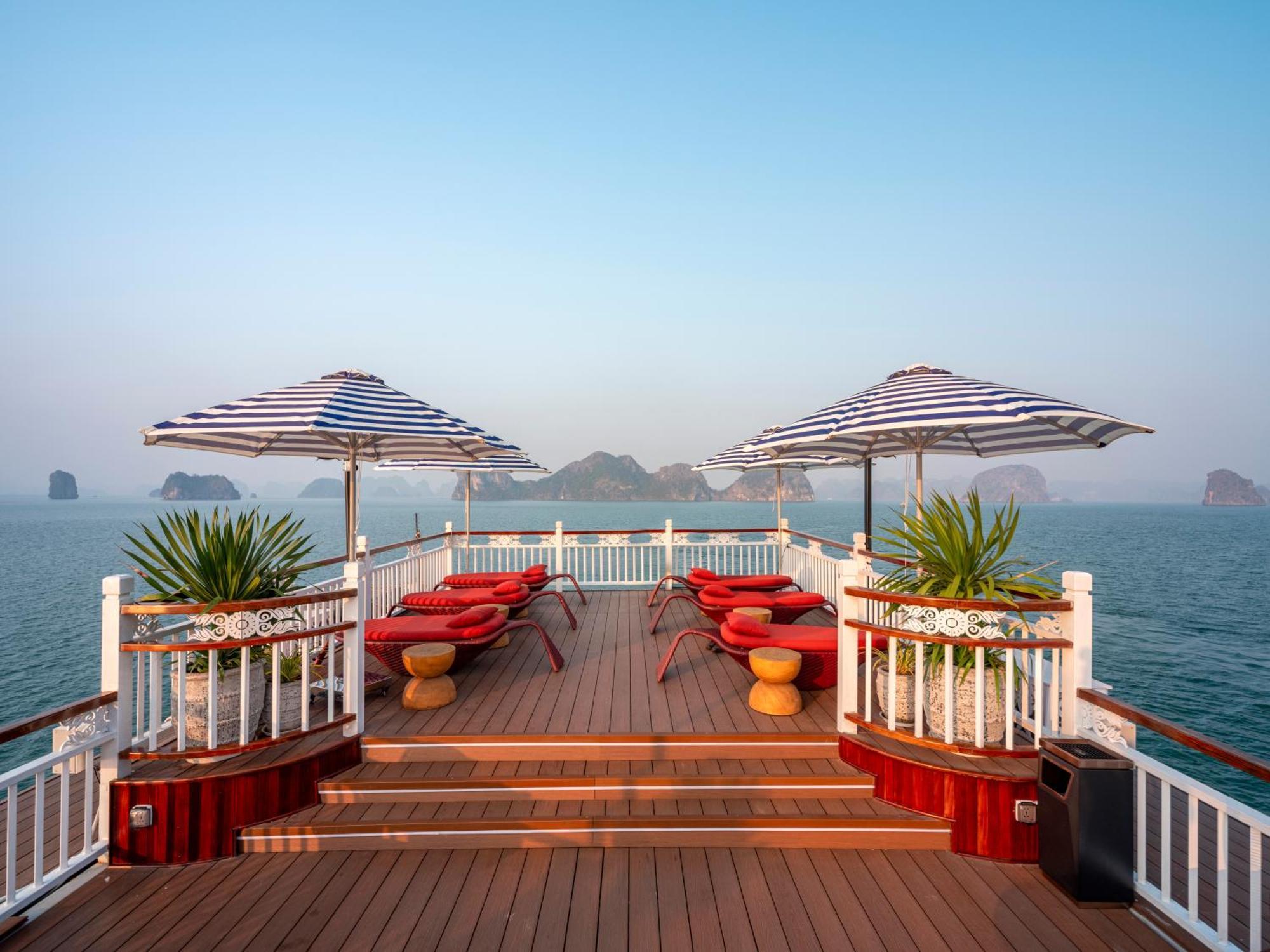 Signature Royal Halong Cruise Ha Long Bagian luar foto