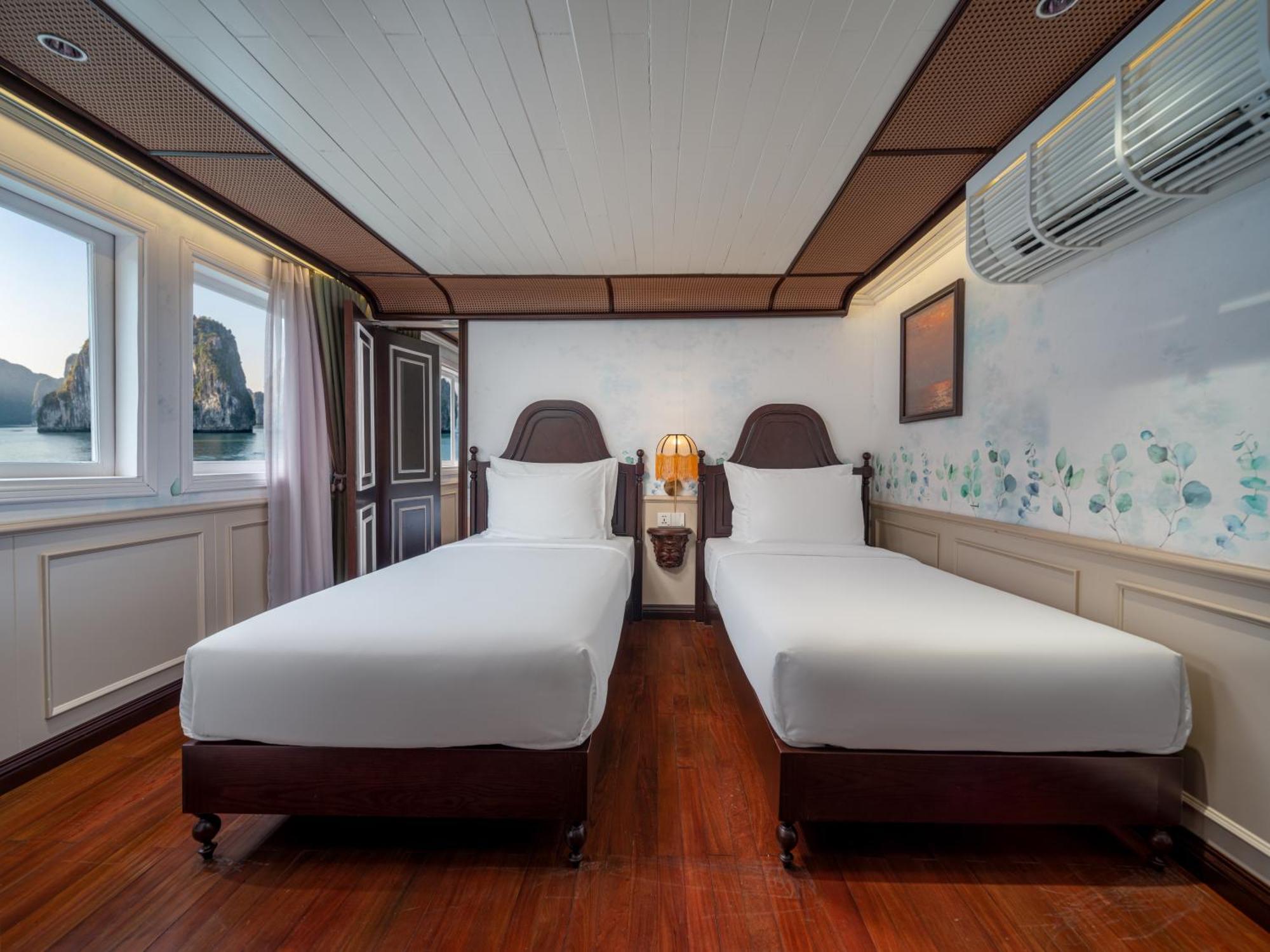 Signature Royal Halong Cruise Ha Long Bagian luar foto
