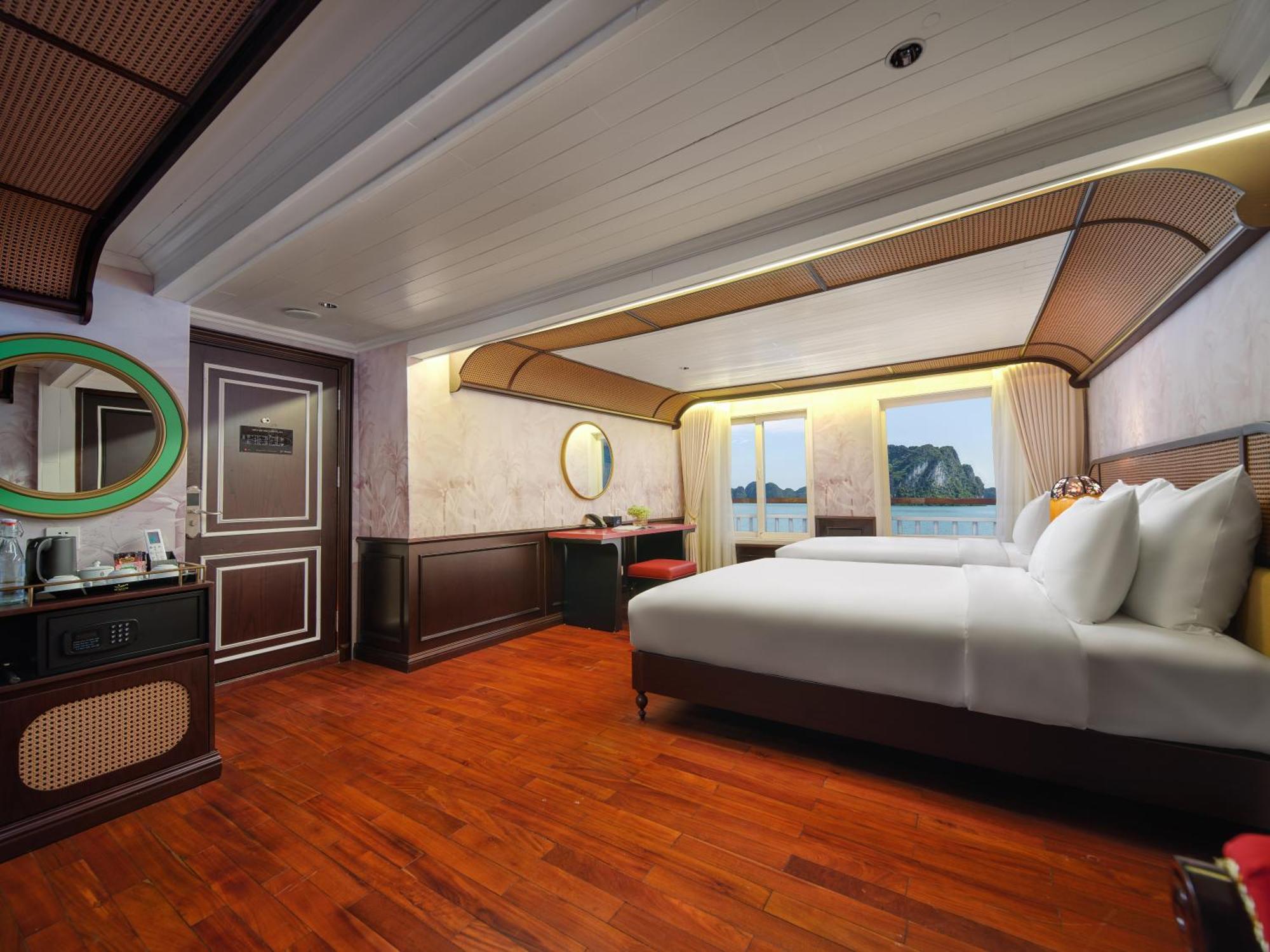 Signature Royal Halong Cruise Ha Long Bagian luar foto
