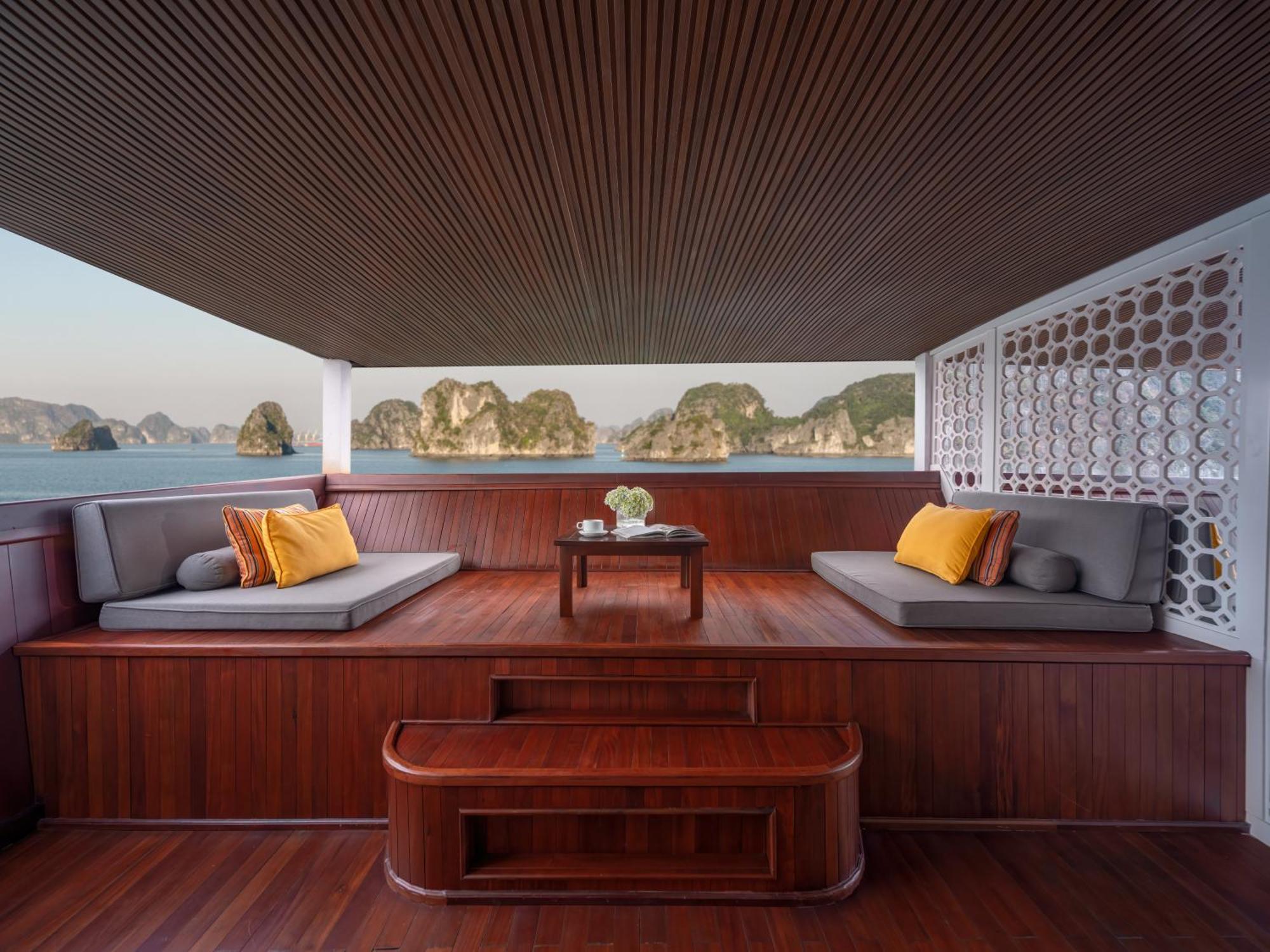 Signature Royal Halong Cruise Ha Long Bagian luar foto
