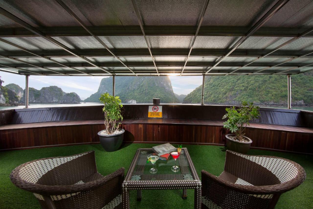 Signature Royal Halong Cruise Ha Long Bagian luar foto