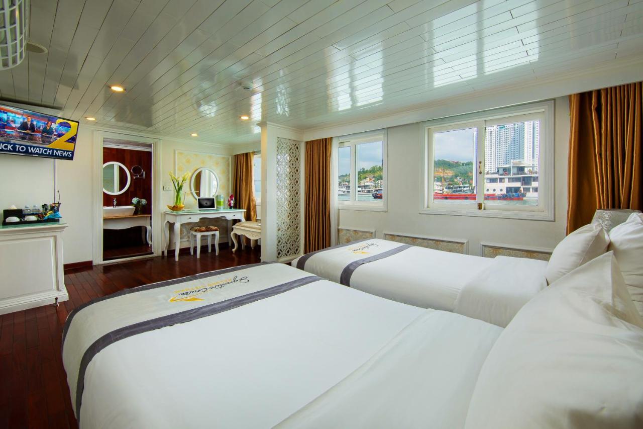 Signature Royal Halong Cruise Ha Long Bagian luar foto