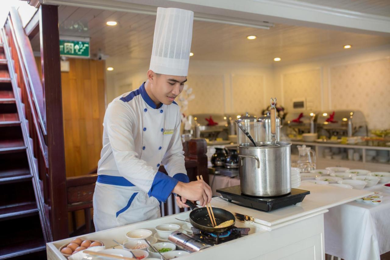 Signature Royal Halong Cruise Ha Long Bagian luar foto